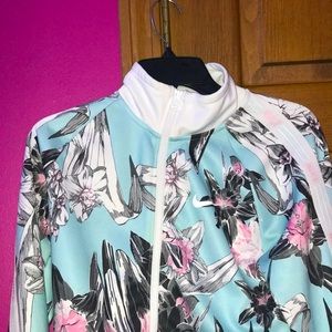 Nike kids sweatshirt